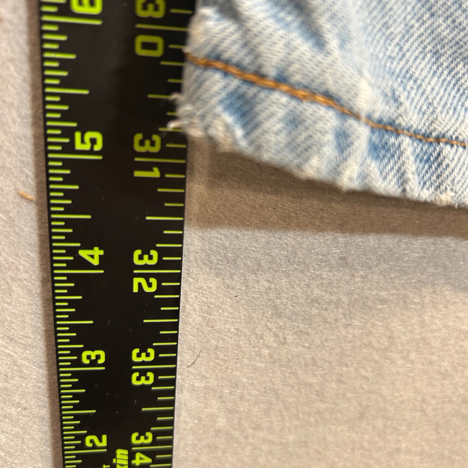 Vintage Levis 560 Jeans 6 REG Womens Loose Fit Light Wash Made in USA