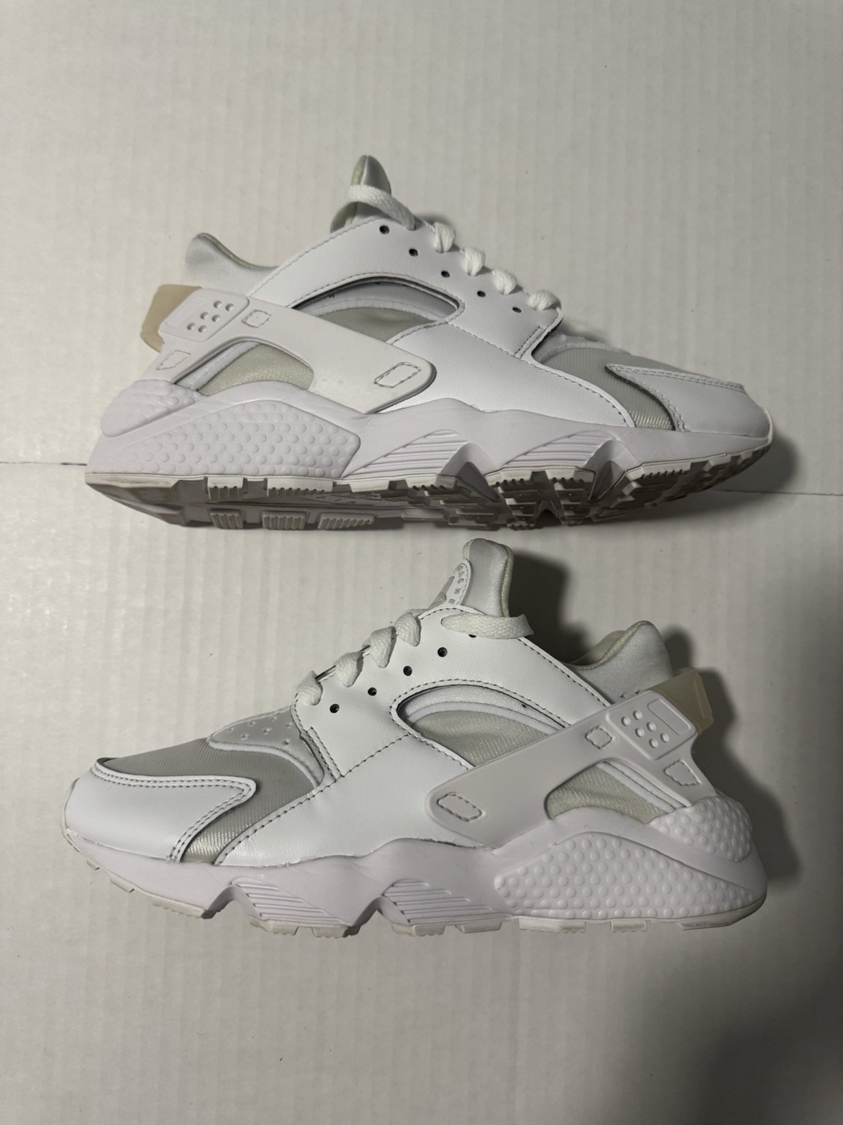 Nike Air Huarache Triple White Women’s Size 8