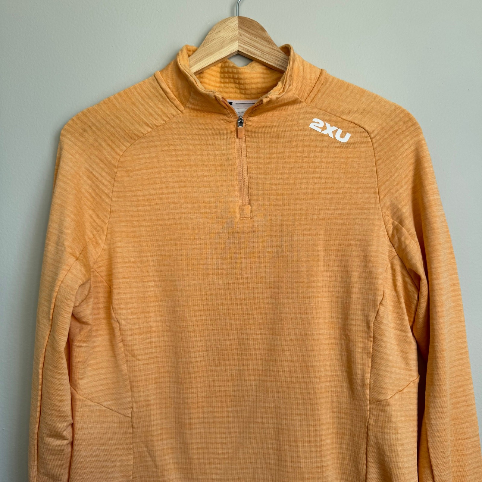 2XU Ignition Women’s Medium 1/4 Zip Athletic Pullover Performance Orange