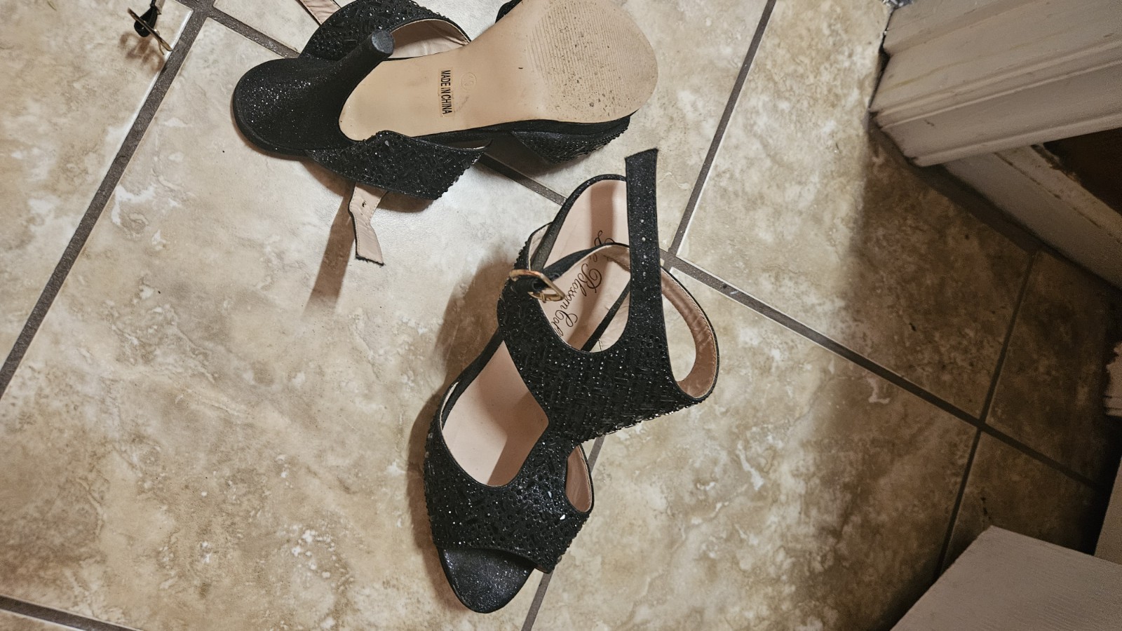 Lot Of 4 Pairs Of women Shoes in great condition