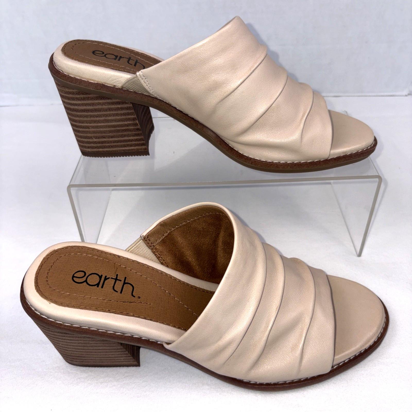 NEW Earth Leather Ruched Light Tan Block Heel Mules Narrow Toe Opening Size 6.5
