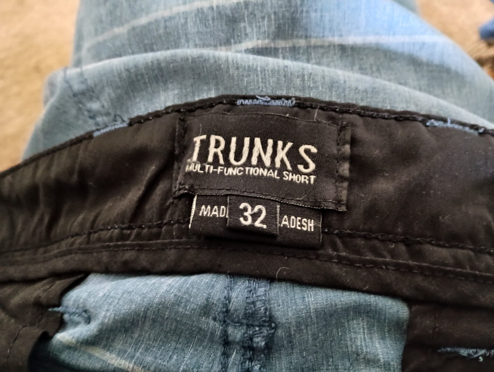 Trunks Multi Functional Short – Men’s Size 32 – Blue Striped