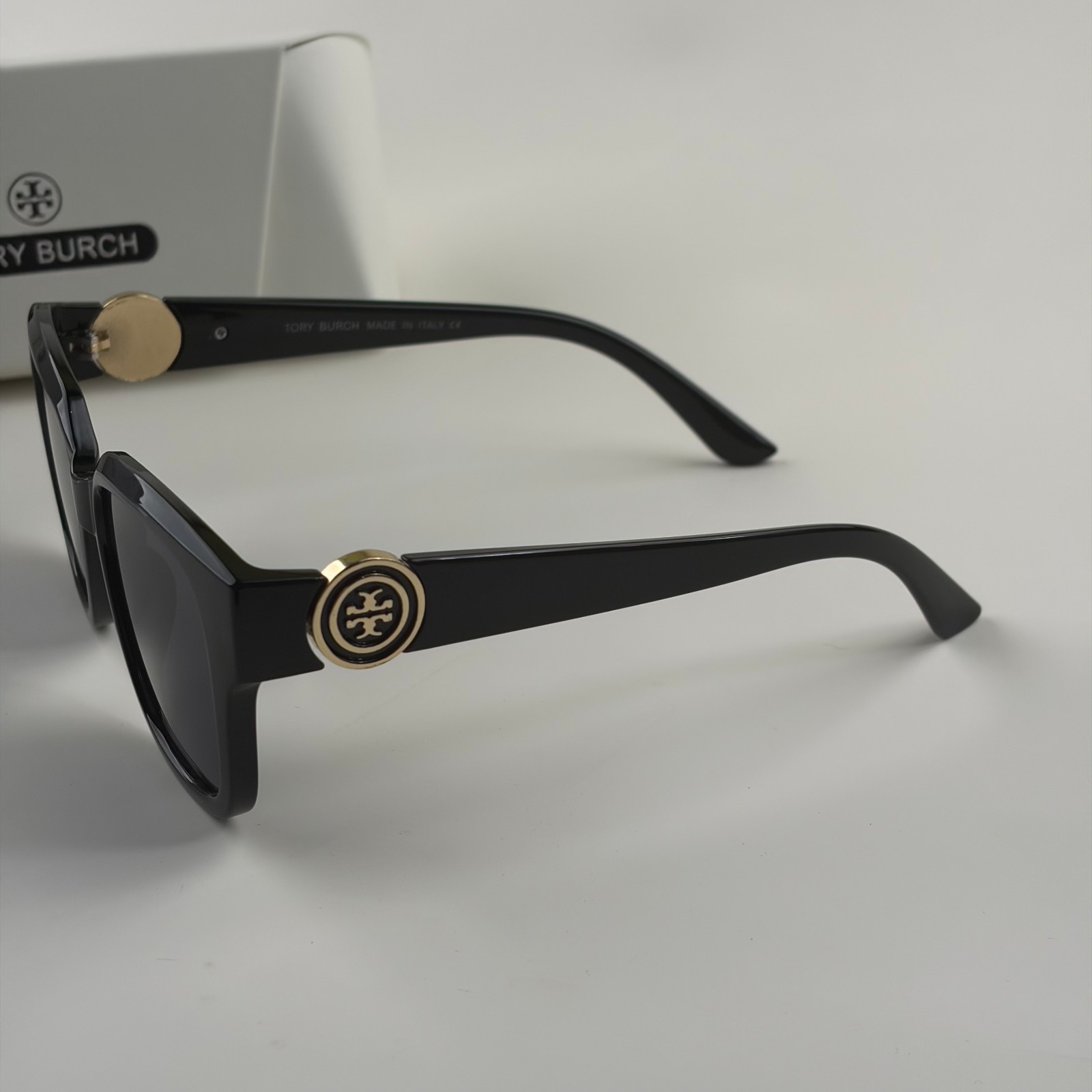 New In Box – Tory Burch Women’s Sunglasses Black Square Frame Driving Beach Chic