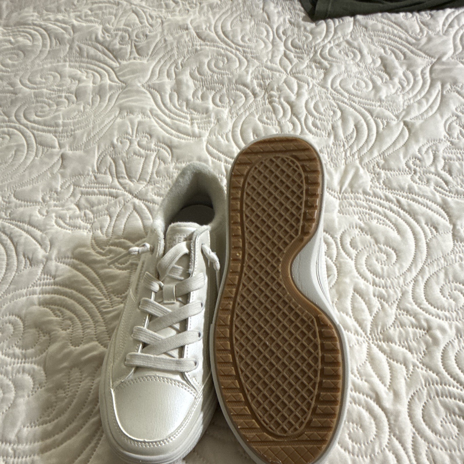 SKECHERS Arch Fit Men’s White Low Top Lace Up Athletic Sneakers