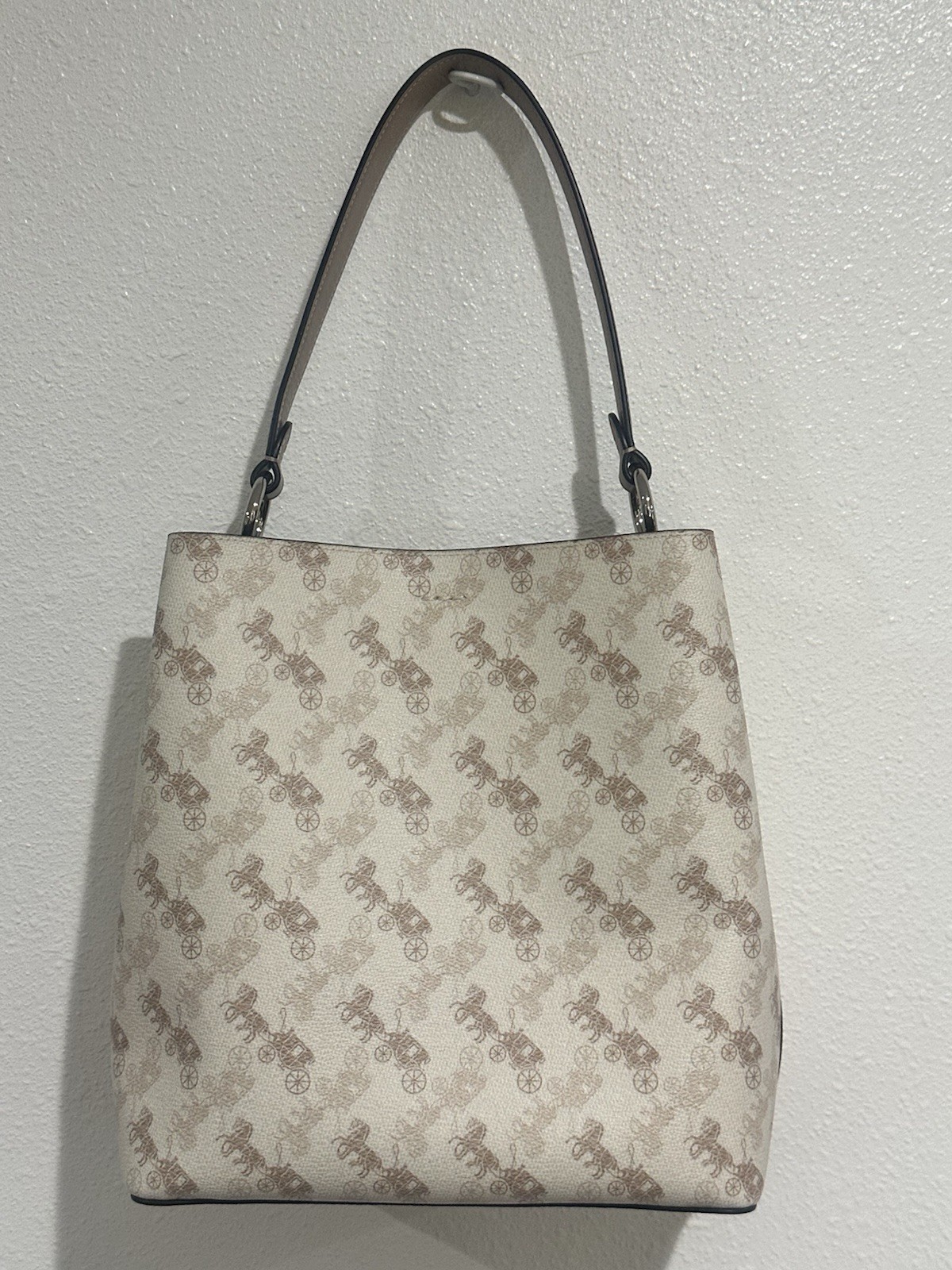 Pristine Coach Town Bucket Bag – Iconic Horse & Carriage Print 🐎