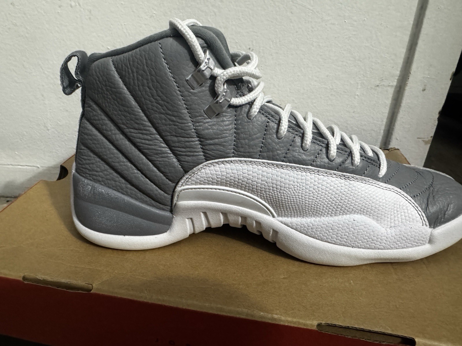 Jordan Air Jordan 12 Retro Stealth Gray/White Men’s High Top 2022 CT8013-015