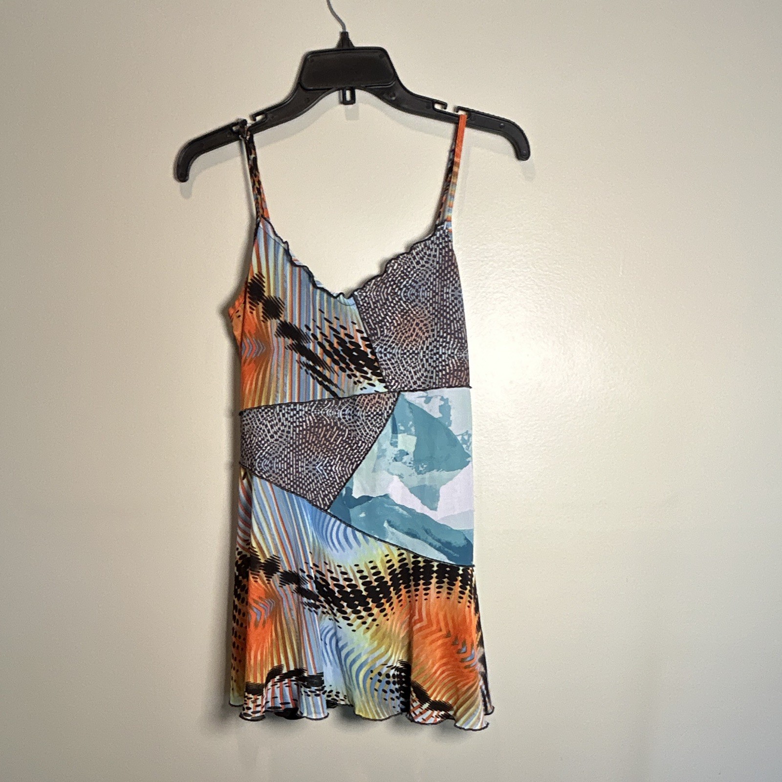 Vintage Y2K Fitted Geometric Women’s Medium Spaghetti Strap Tank Top.