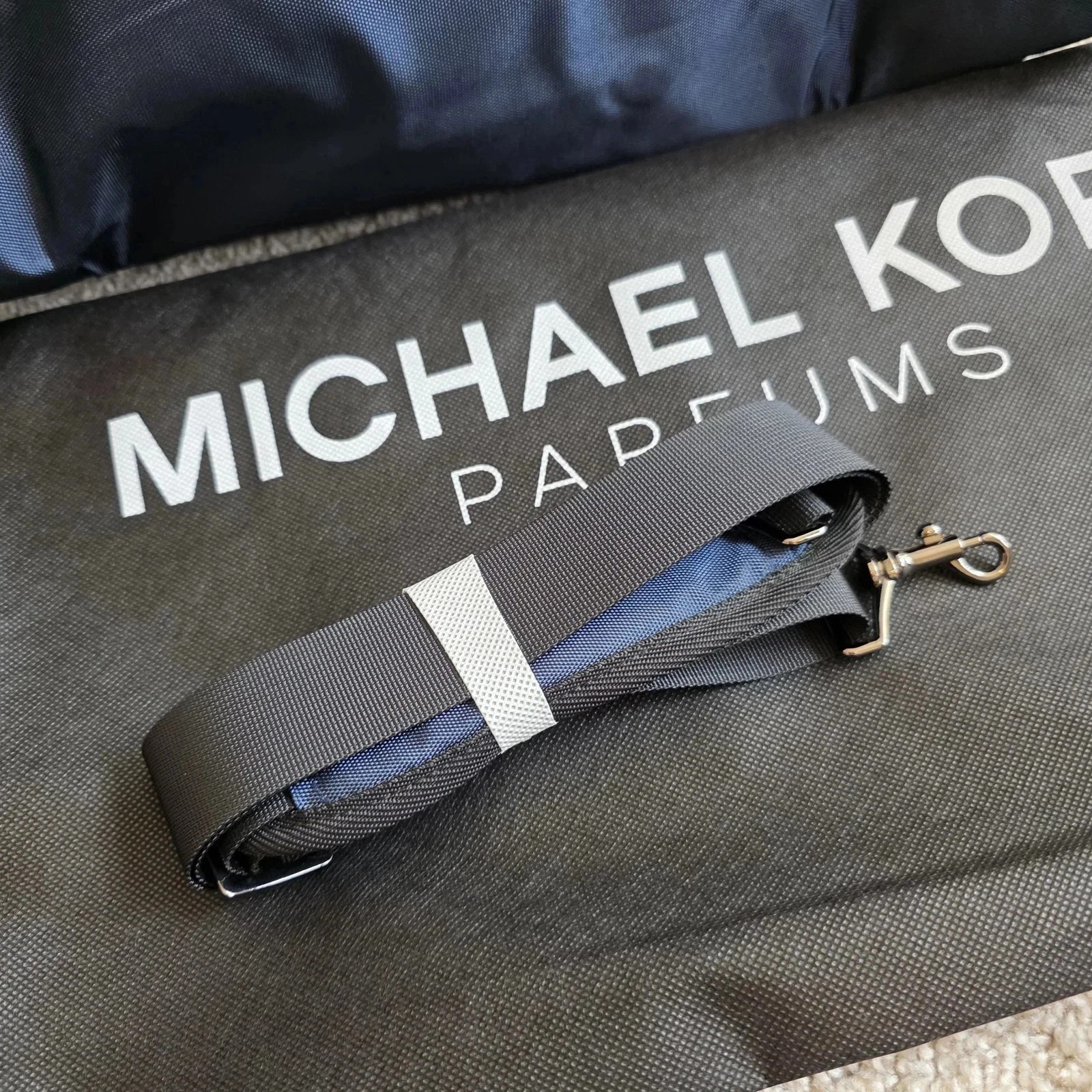 Michael Kors Parfums Duffle Dark Blue Overnight Shoulder Gym Weekender Bag