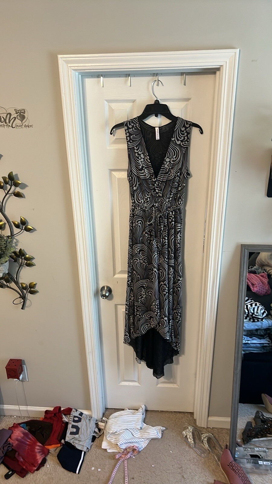Sweet Pea – Very Pretty Black/Cream Wrap Dress – Women Size M – High/Low
