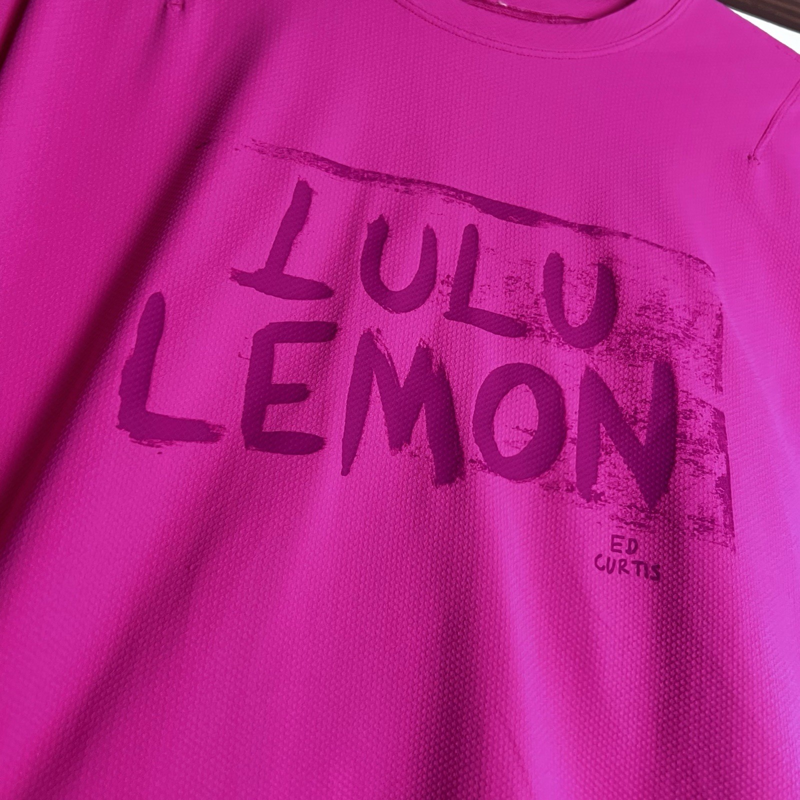 Lululemon Abrasion-Resistant Training T-Shirt Ed Curtis Sonic Pink Size 6?