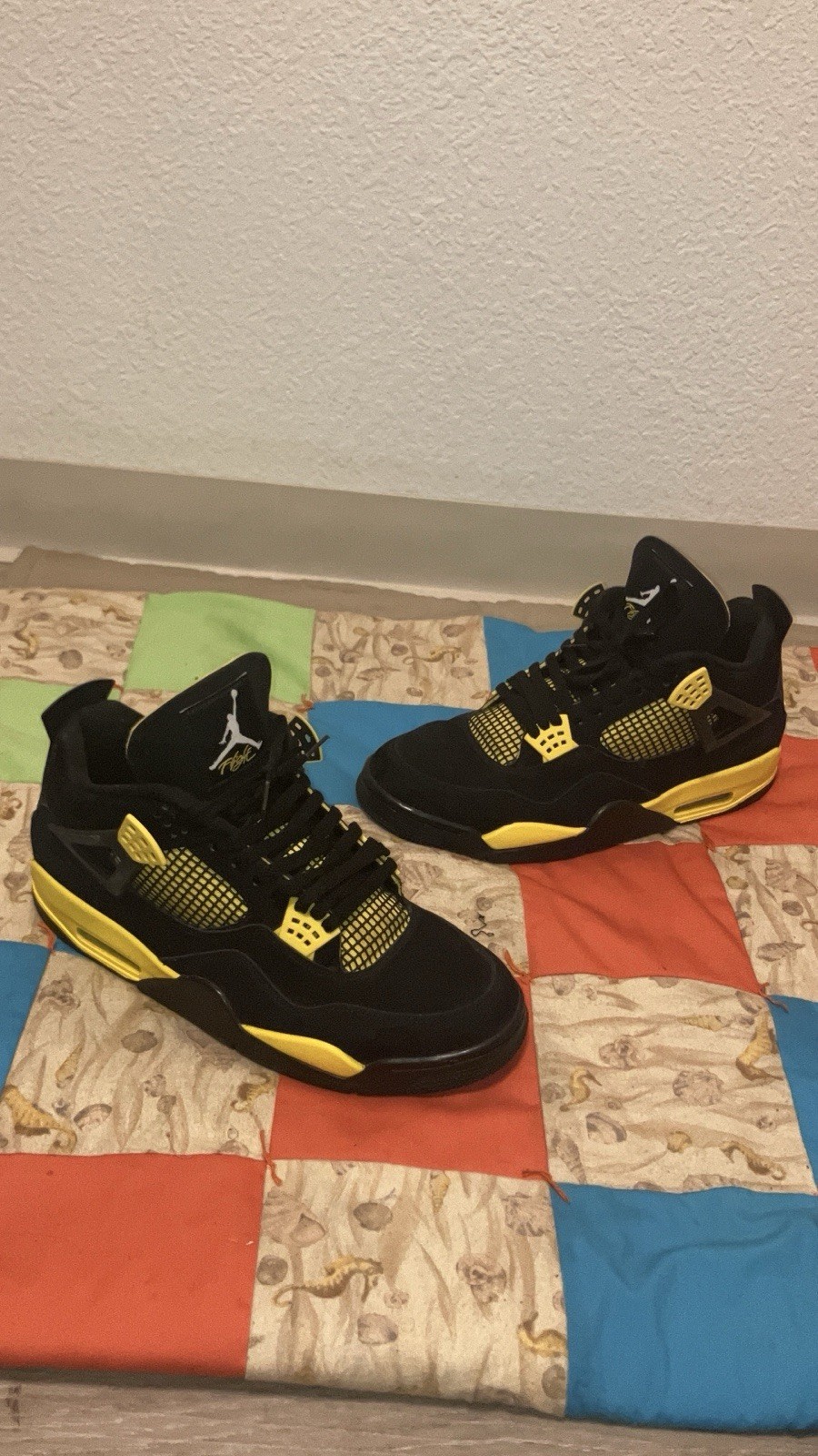 Size 14 – Jordan 4 Retro Mid Thunder
