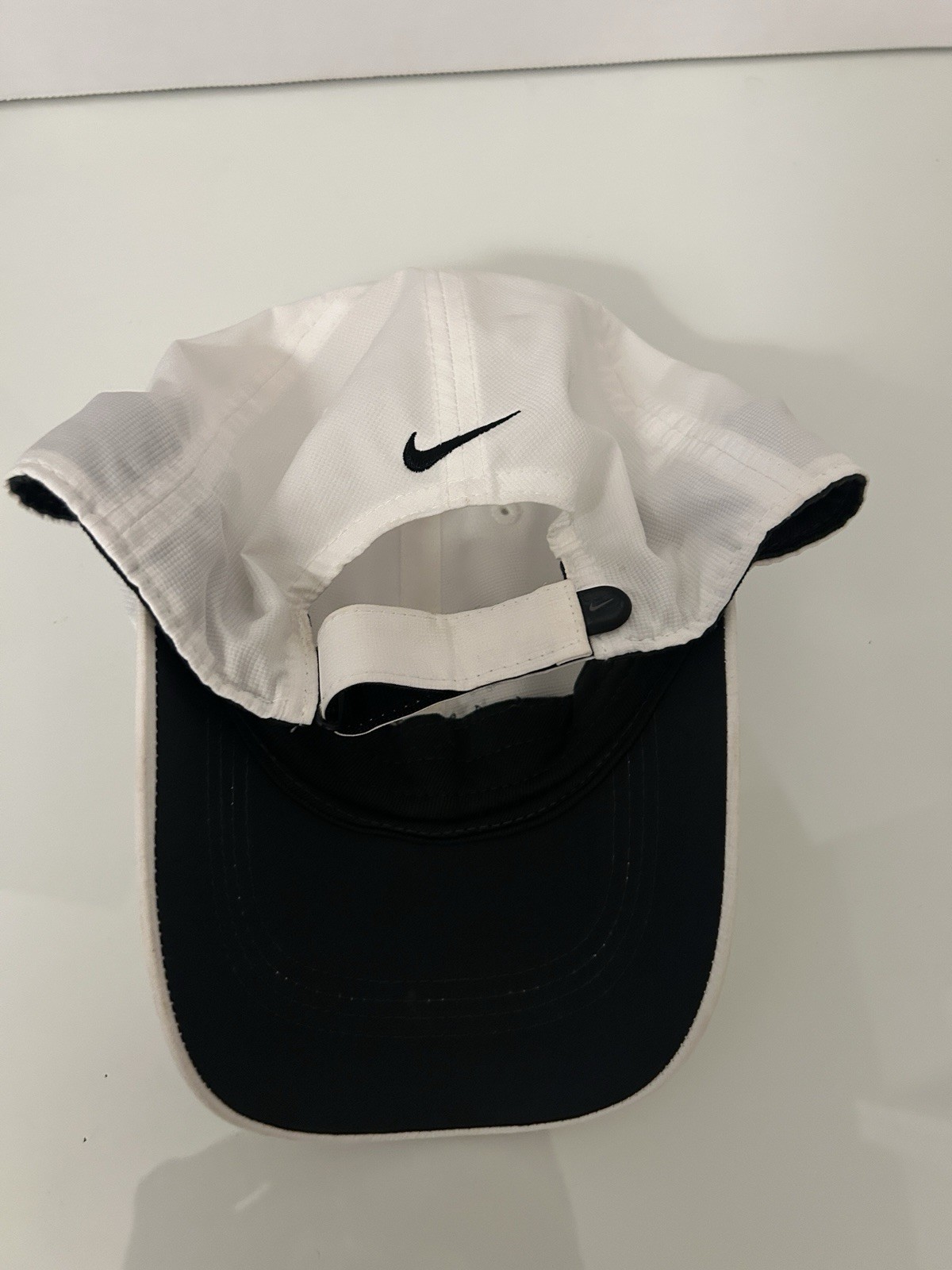 Nike Legacy91 Swoosh Adults White Hat Cap One Size Classic Athletic Polyester