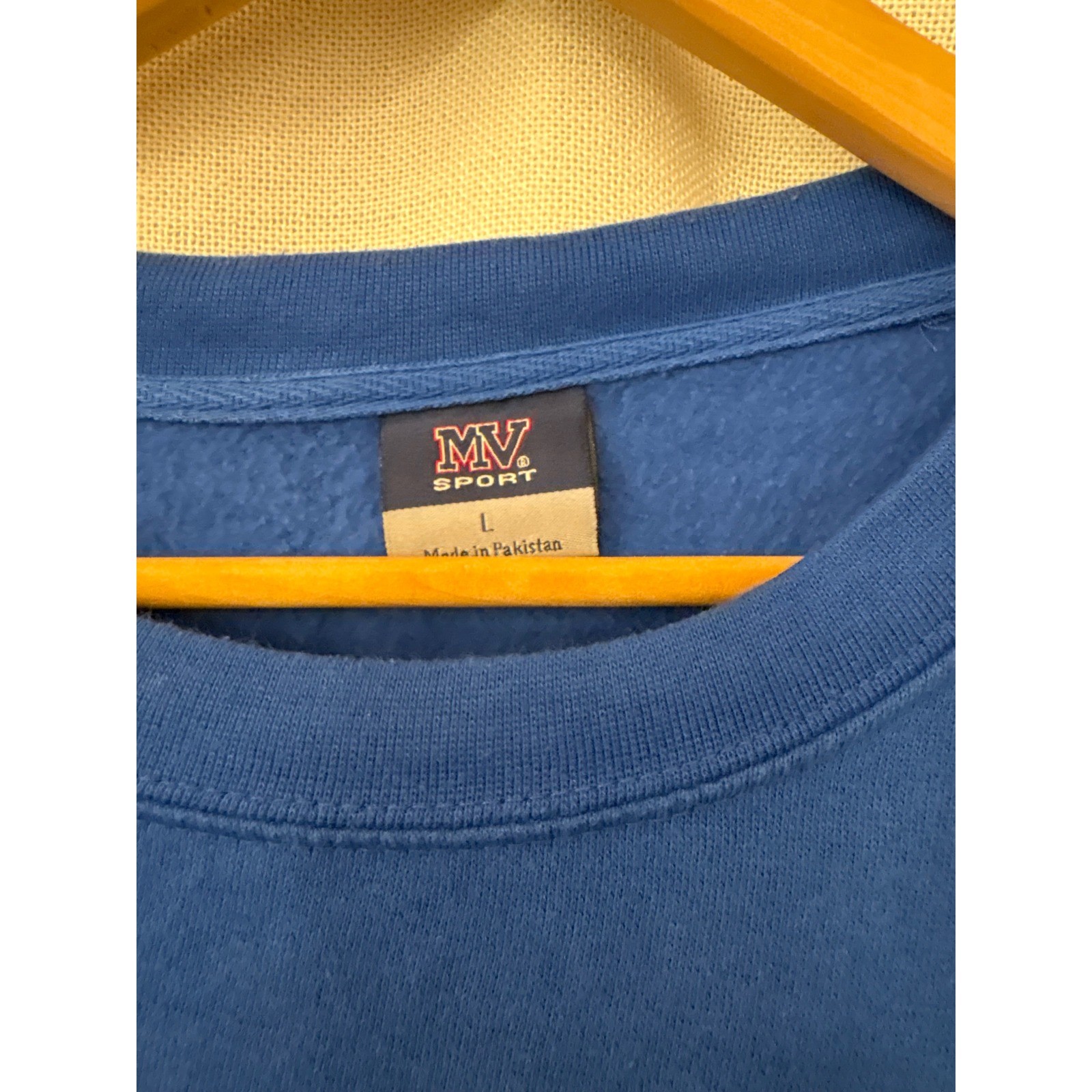 MV Sport Young Life Carolina Point Sweatshirt Blue Large Crewneck Graphic Fleece