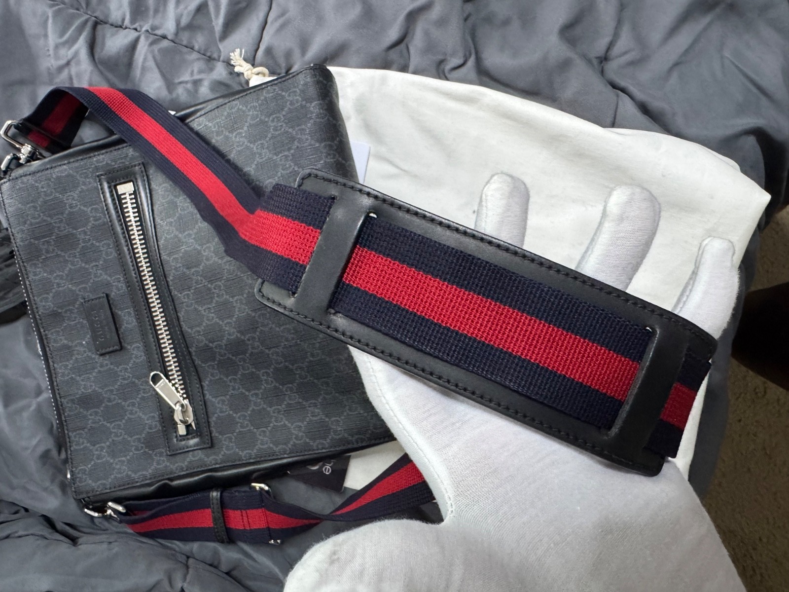 Gucci GG Messenger Crossbody Bag Large Authentic