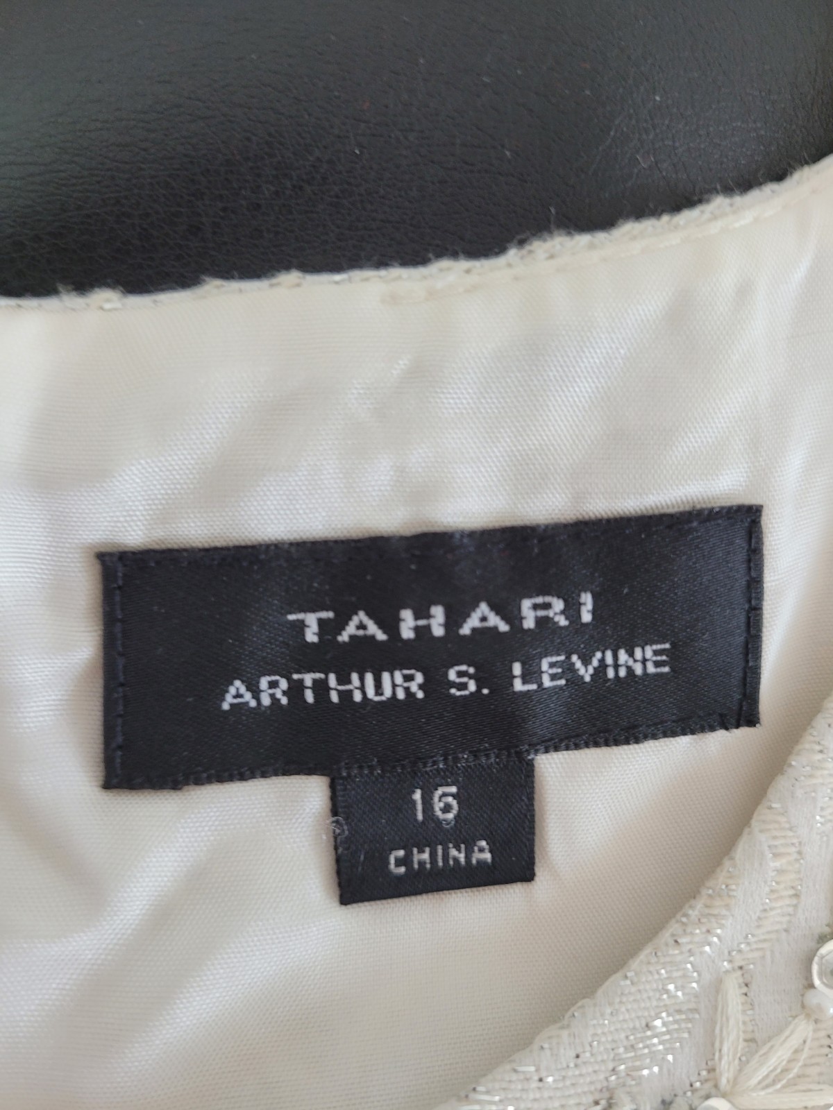 Tahari Arthur S. Levine White Jacquard Beaded Shift Dress Round Neck 16