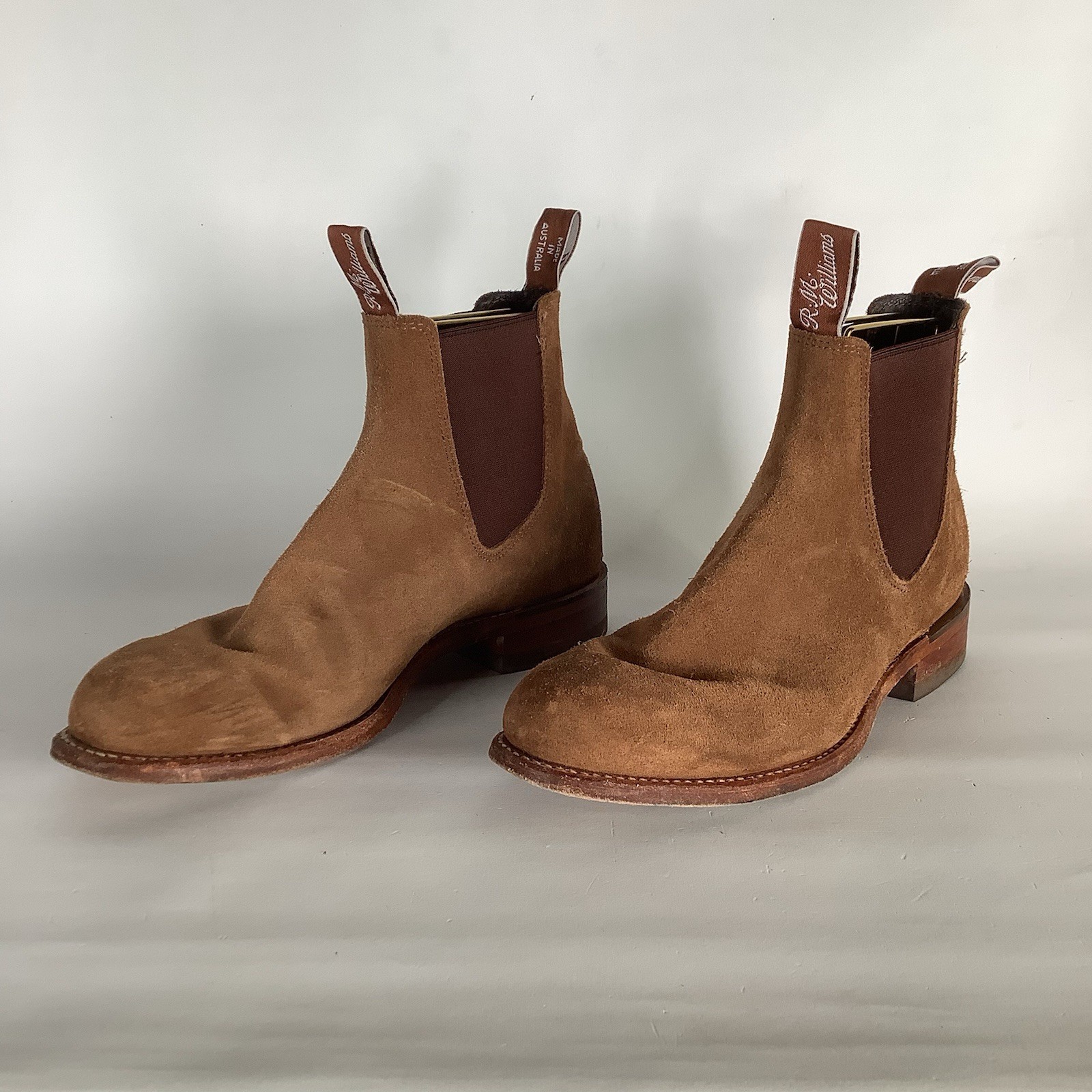 R.M. Williams Comfort Craftsman Suede Chelsea Boots in Brown / Size AU 8C / US 9