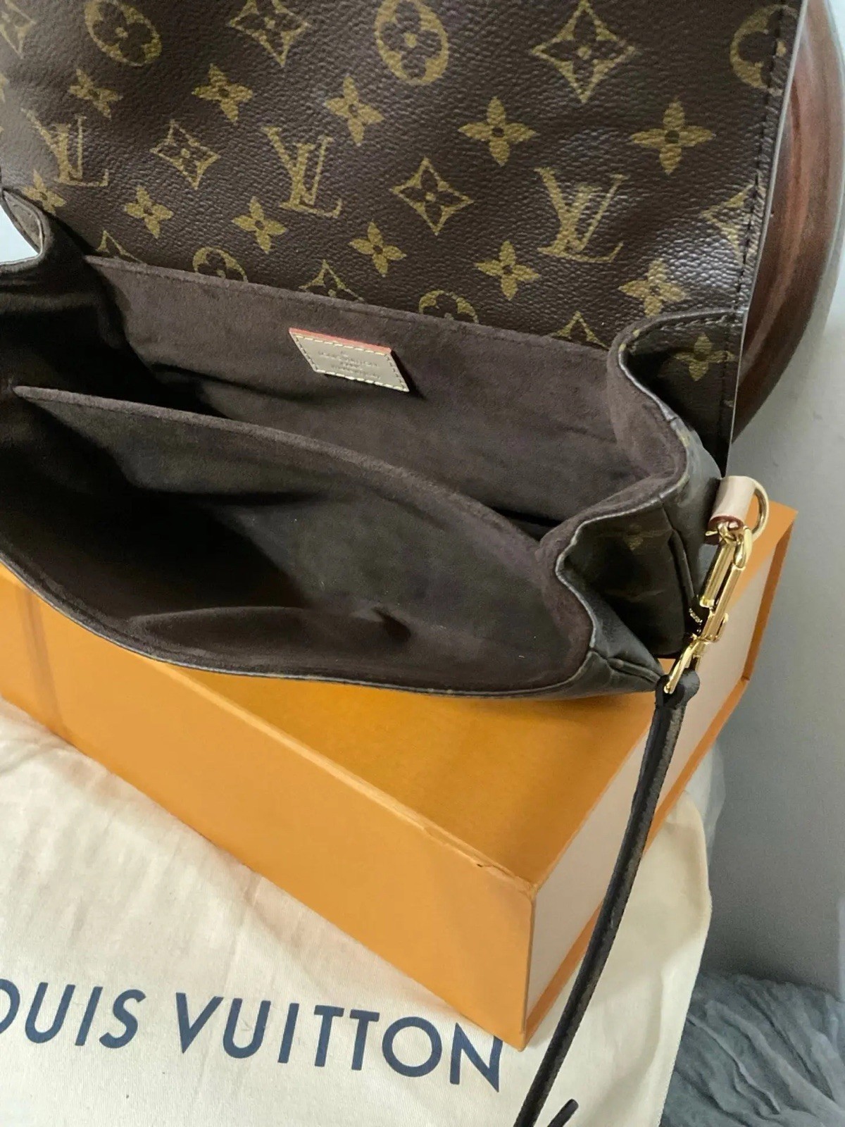 Louis Vuitton Pochette Metis Monogram