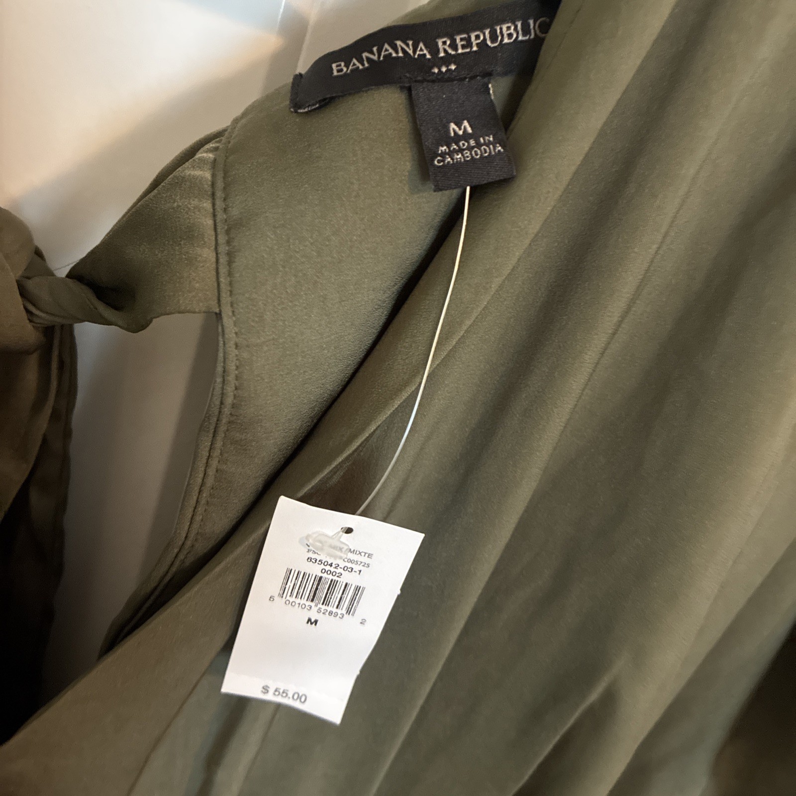 2 Banana Republic Blouses Medium – 1 Cream Very Good Condition And 1 Khaki NWT