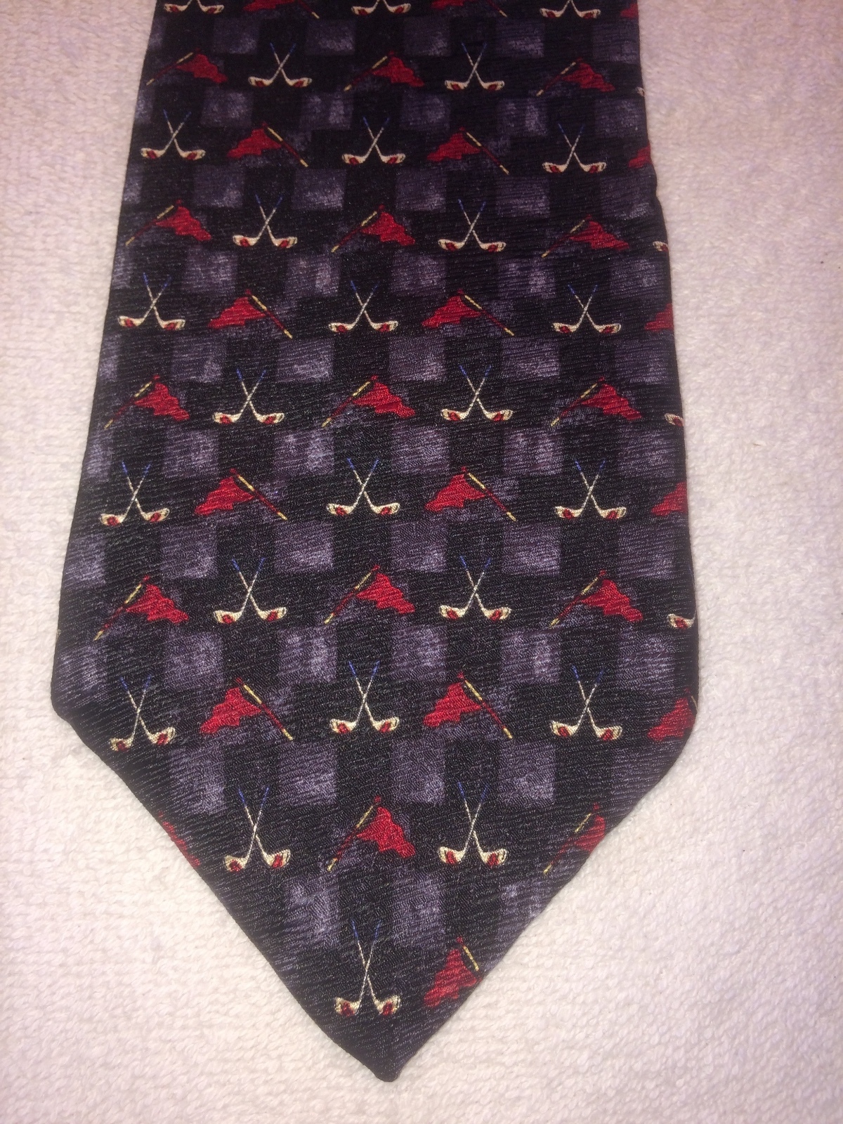 NICKLAUSE MENS TIE CHARCOAL GRAY RED AND BLACK GOLF 3.75 X 56