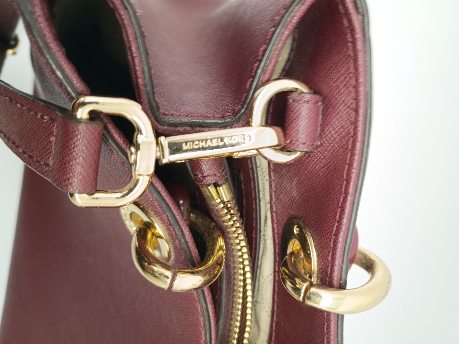 Authentic Michael Kors Cynthia Medium Burgundy Leather Tote