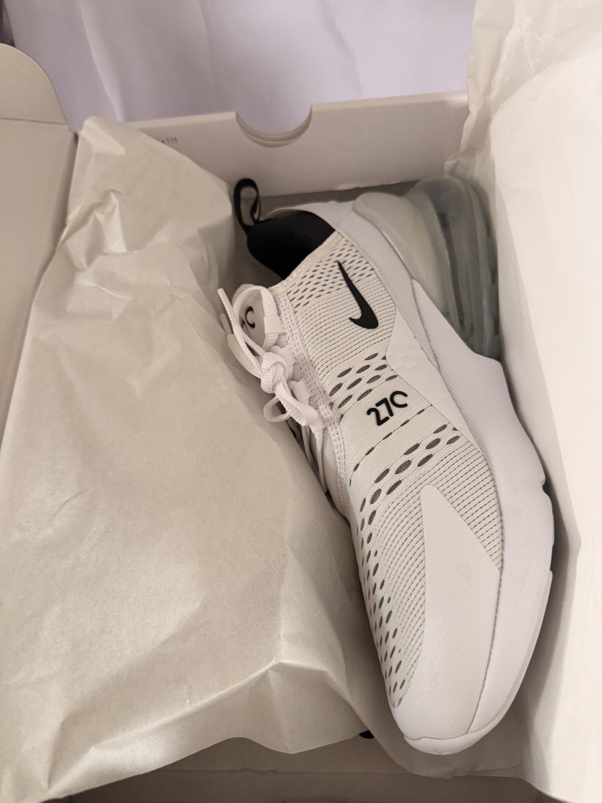 Nike Air Max 270 Men’s Low Top Lace-Up Sneakers White/Black/Gray AH8050-100
