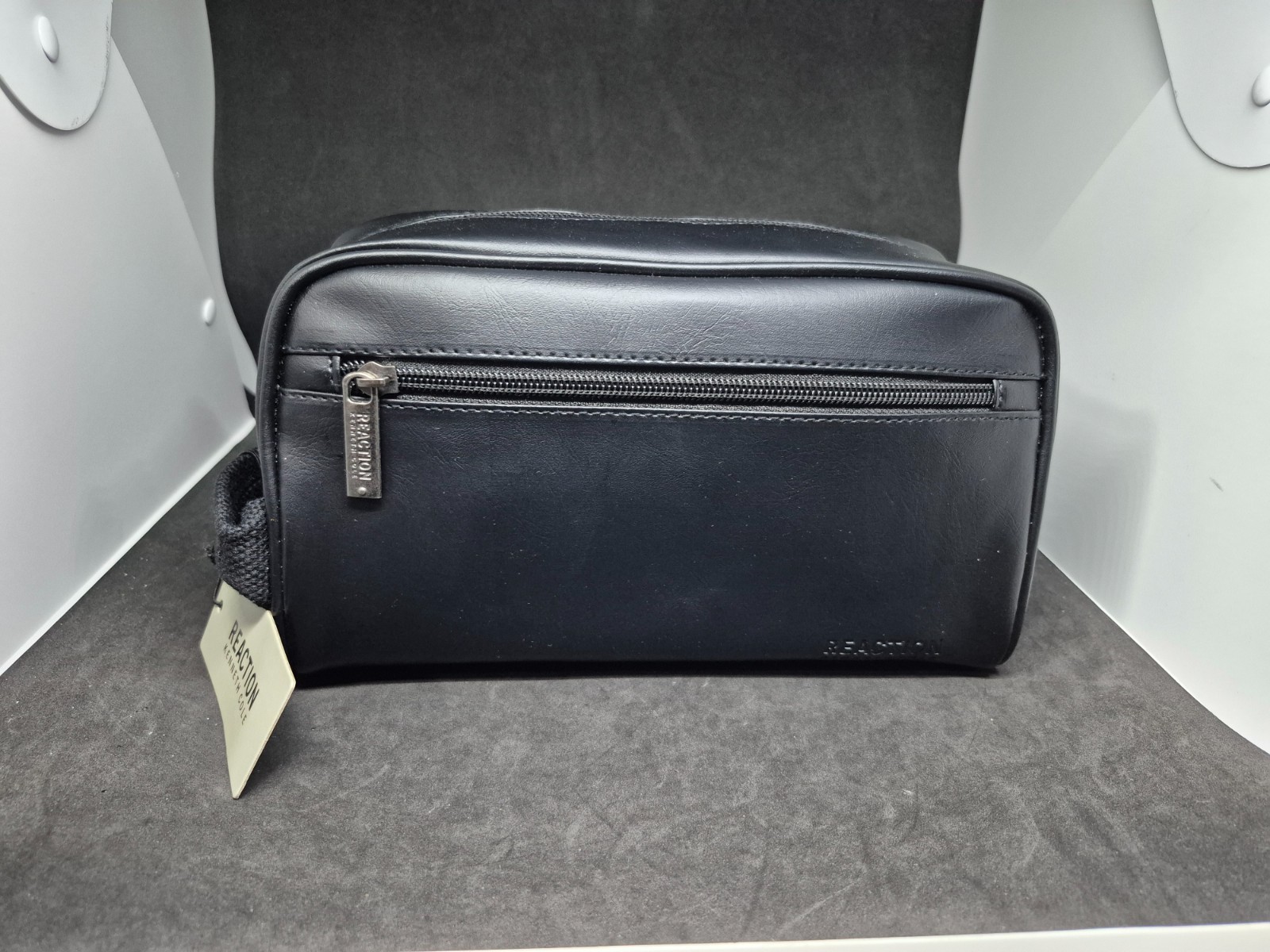 Kenneth Cole Reaction Toiletry Shaving Cosmetic Leather Bag Storage Travel