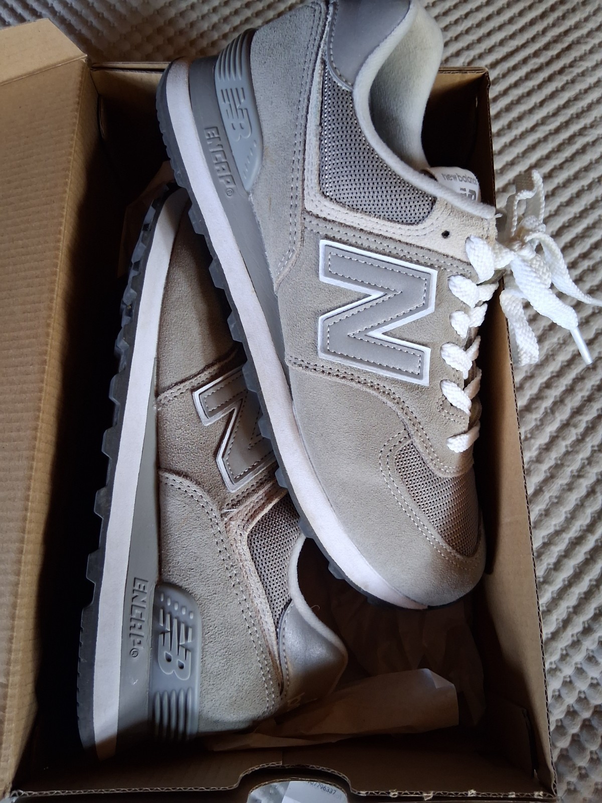 New Balance Women’s 8.5M 574 Core Classics Sneakers Grey/White