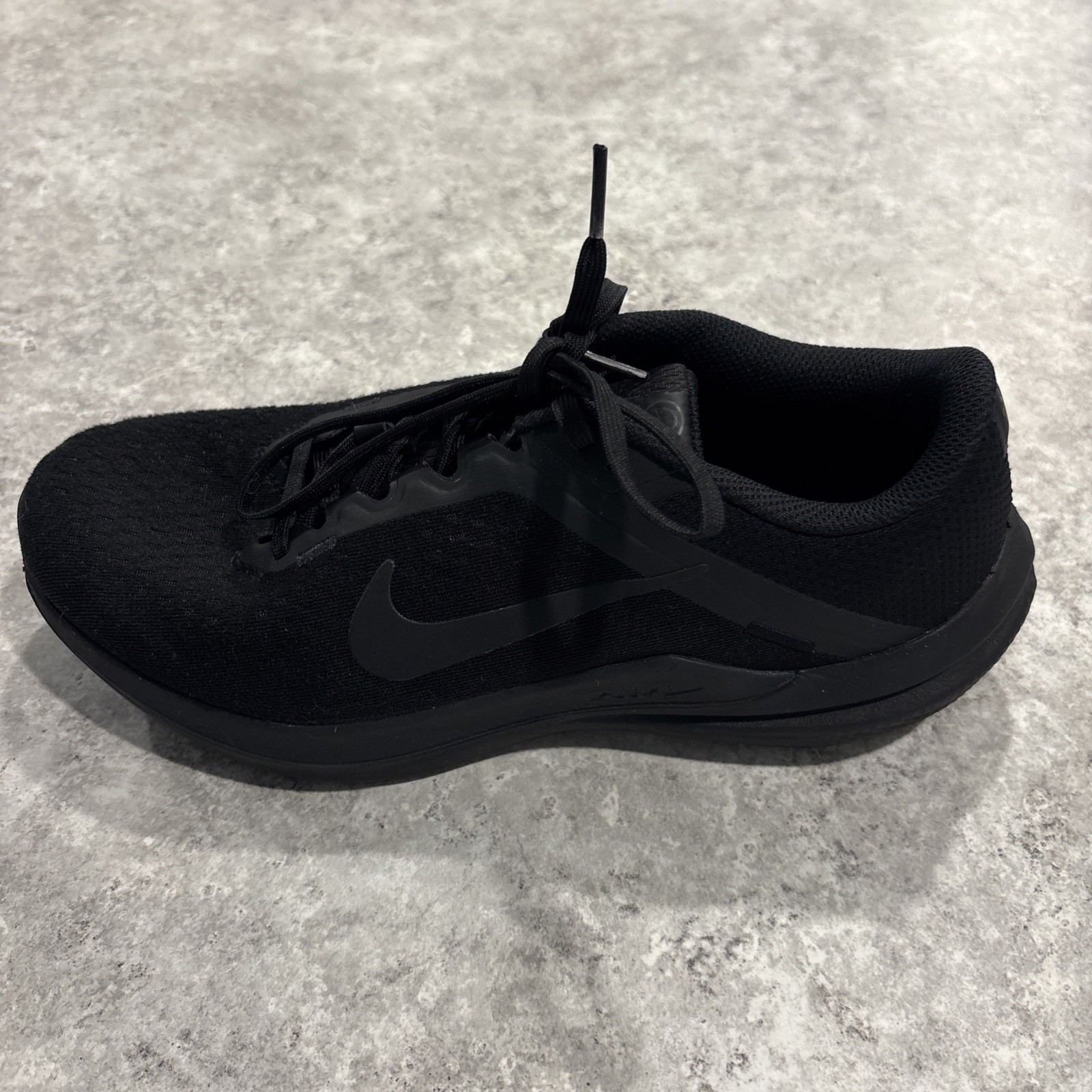 Nike Winflo 10 Men’s Size 9.5 Black Running Shoes DV4022-001 Light Usage