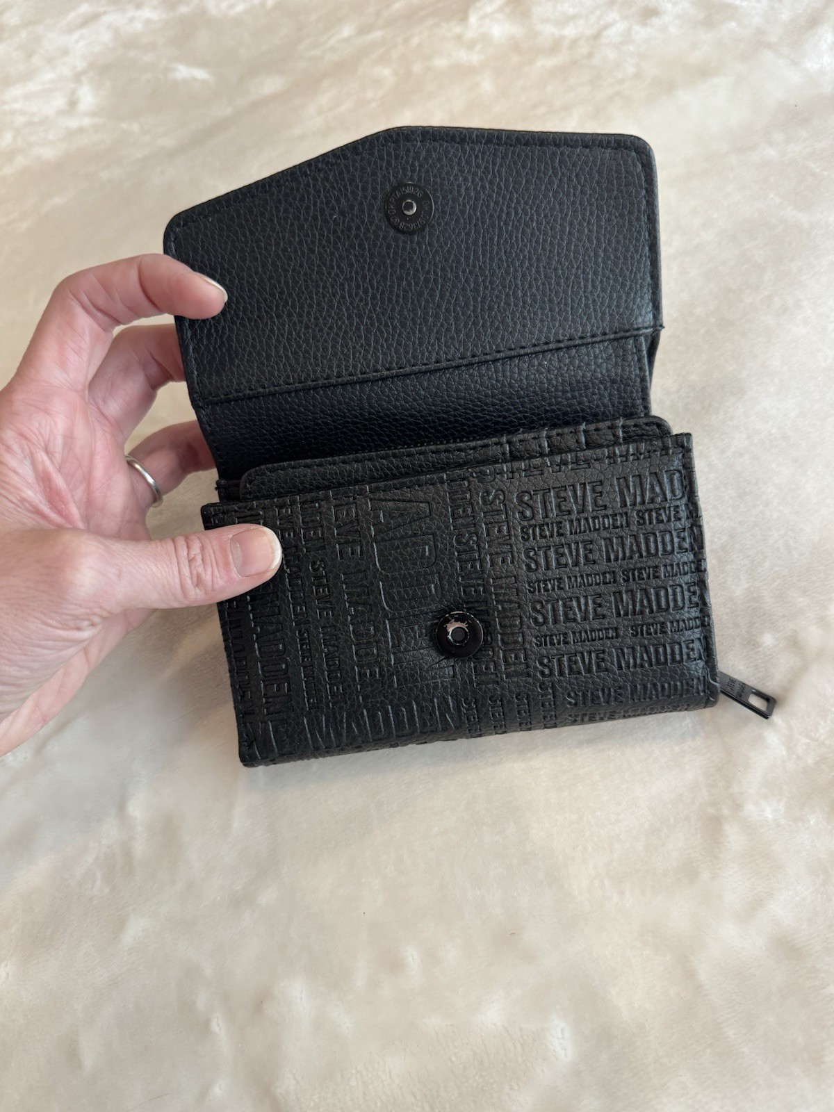 Steve Madden Black Folding Wallet Logo Zipper Button Credit Card Women