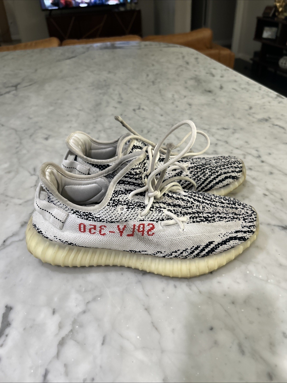 Size 9 – adidas Yeezy Boost 350 V2 Low Zebra