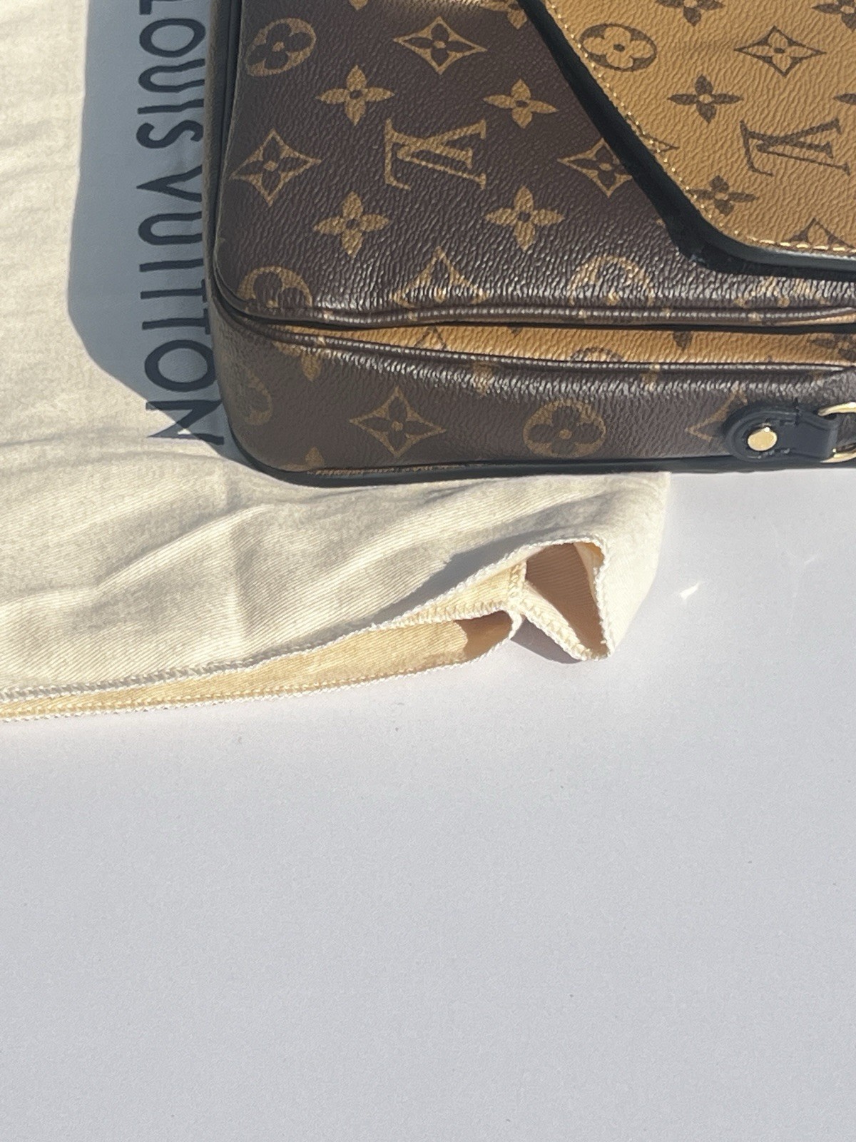 Louis Vuitton Pochette Métis Reverse Monogram Brown/Tan Satchel Push Lock