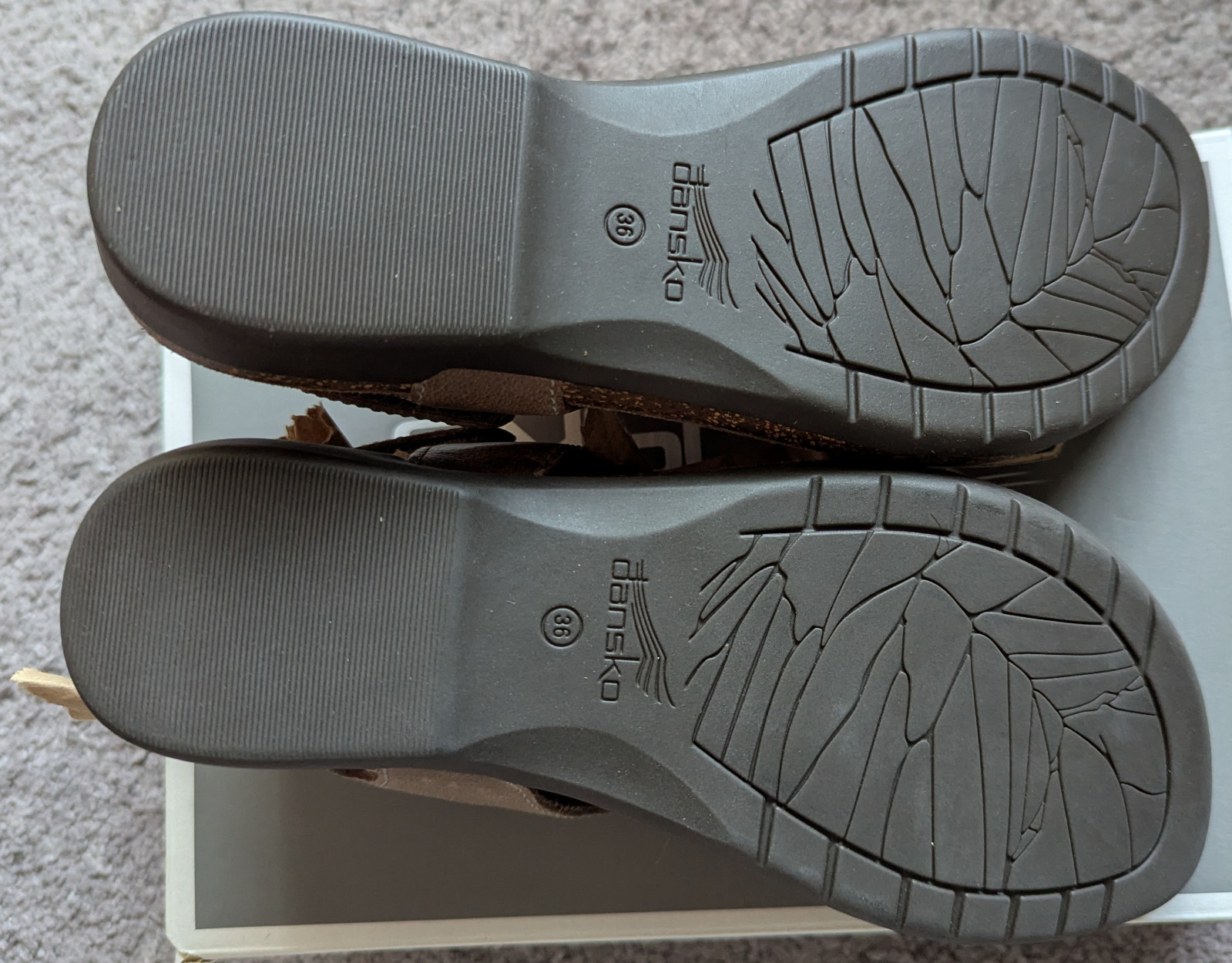Dansko Reece Stone Waxy Burnished Thong Sandle Womens New Size EU 36, US 5.5-6