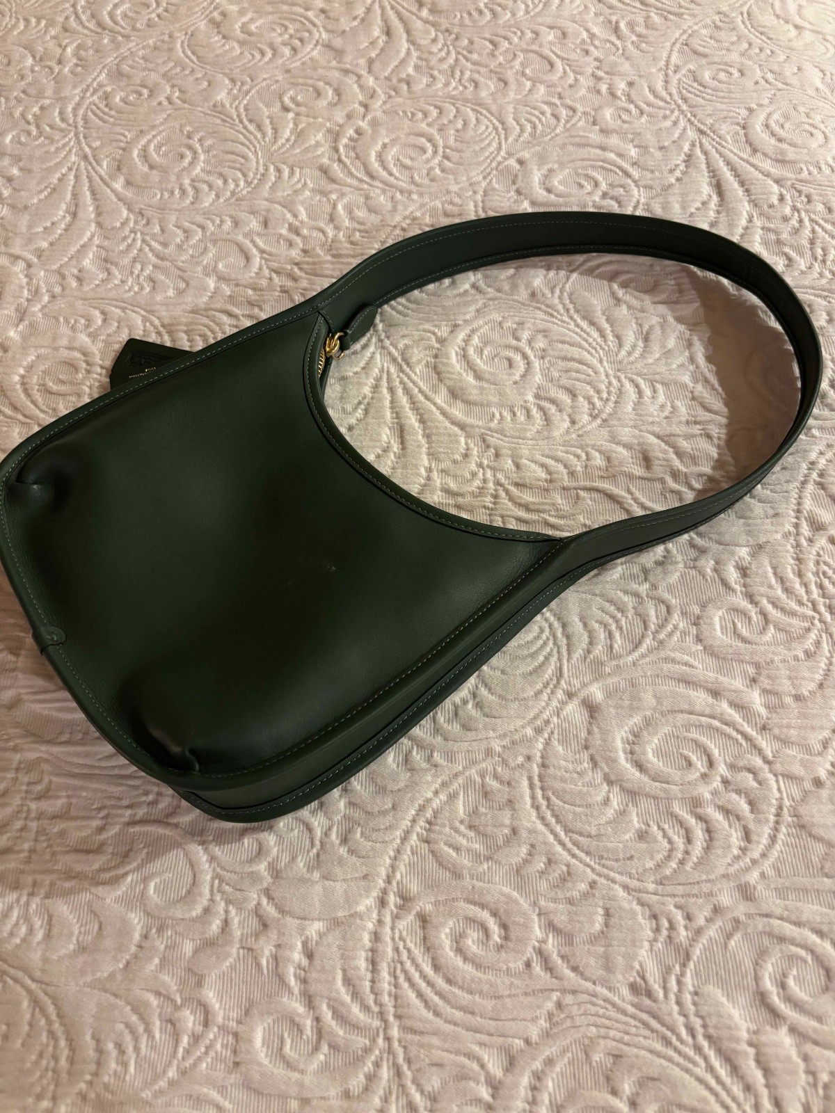 Coach Curve Zip Bag in Hunter Green