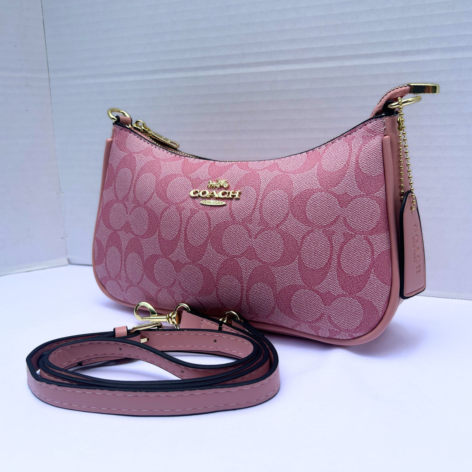 NEW COACH Teri Shoulder Bag In signature canvas/Gold/Powder Pink CAL51