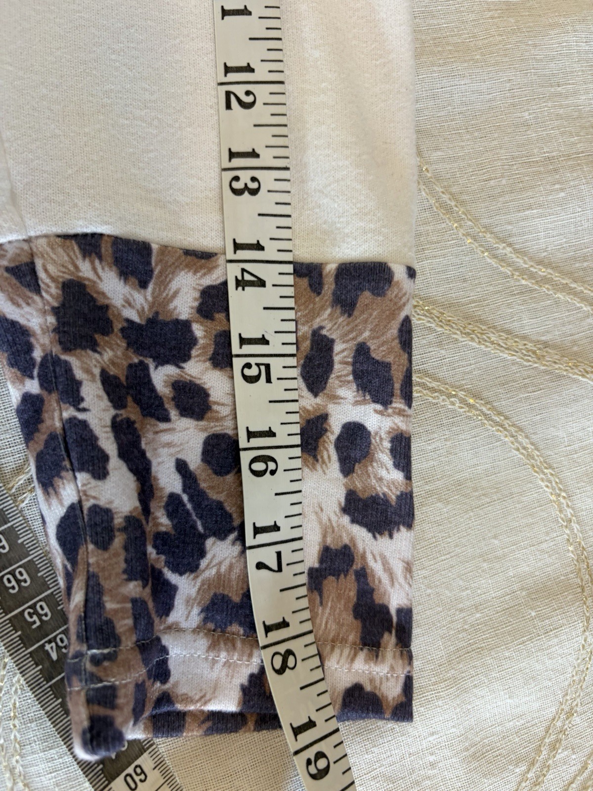 White Knit Long Sleeve Crew Neck Leopard Print Button Accent Top Size Regular