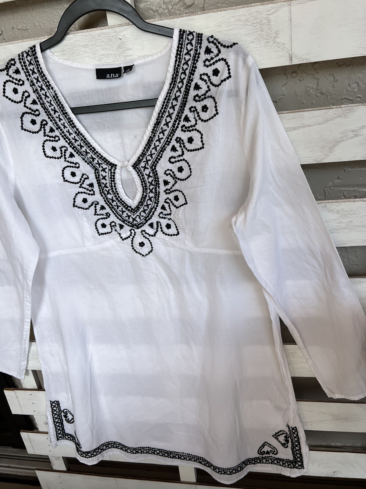 a.n.a. Sequence Beach Cover Up Women L White Black Trim V Neck Long Sleeve
