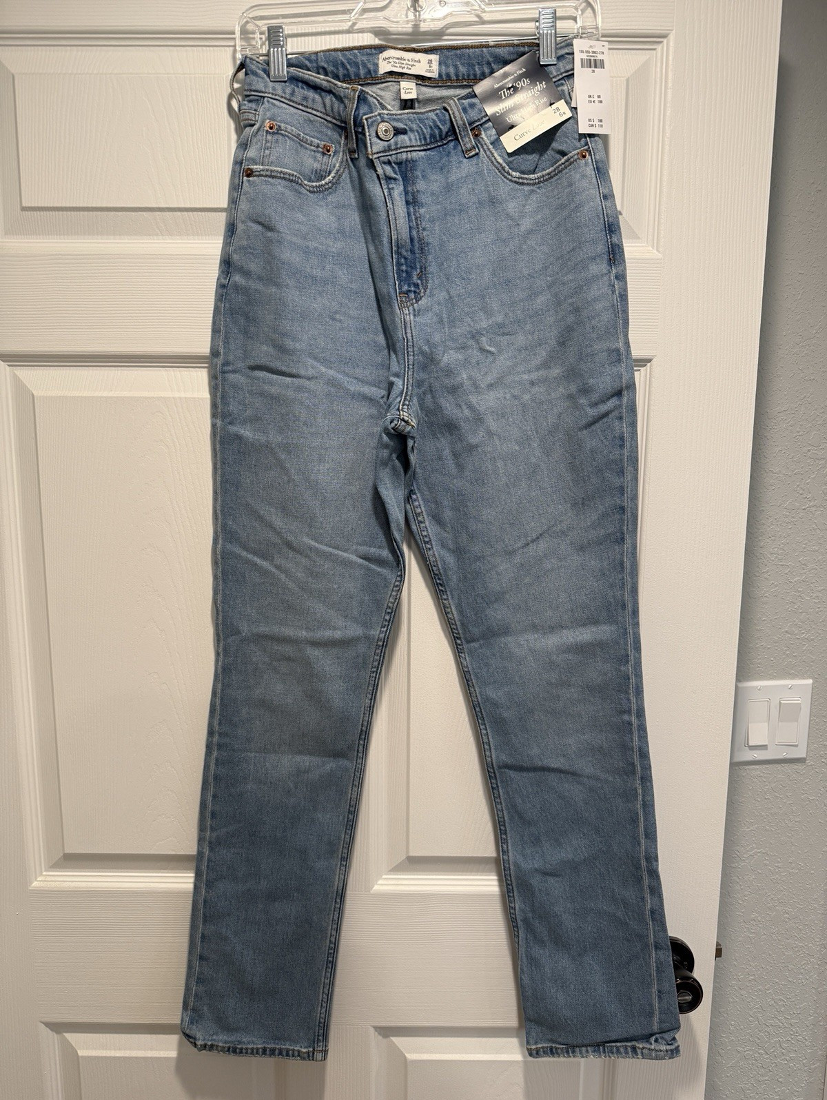 Abercrombie & Fitch Curve Love 90s Slim Straight High Rise Jeans