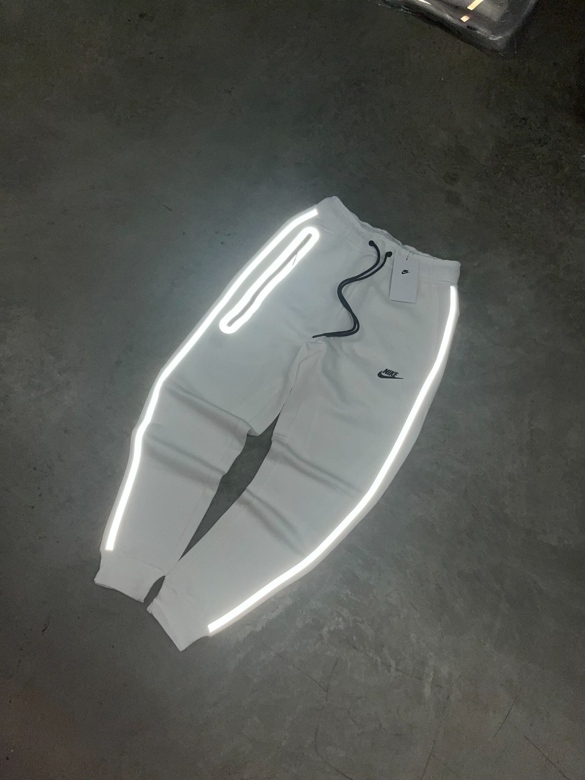 Size Small – Nike Tech White Reflective Full-Zip Hoodie & Joggers FREE SHIPPING