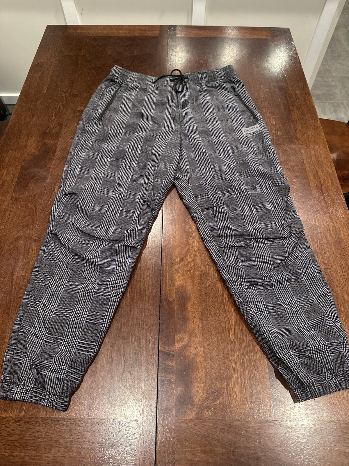 American Eagle Joggers Large Checkered Gray Casual Outdoor Active Unisex Pants