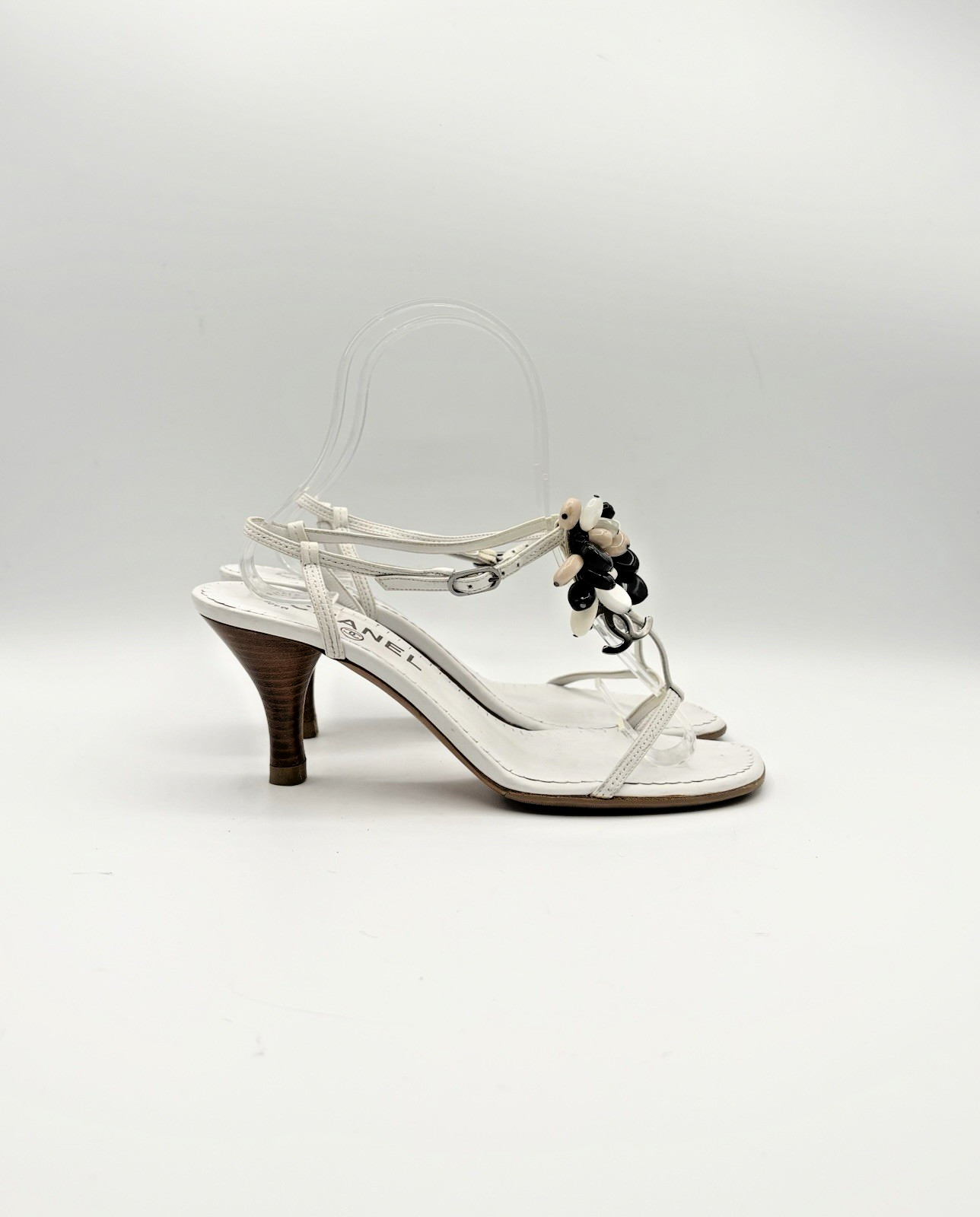 Chanel White Leather T Strap Sandals Beaded Accent CC Logo Vintage Size EU 36.5