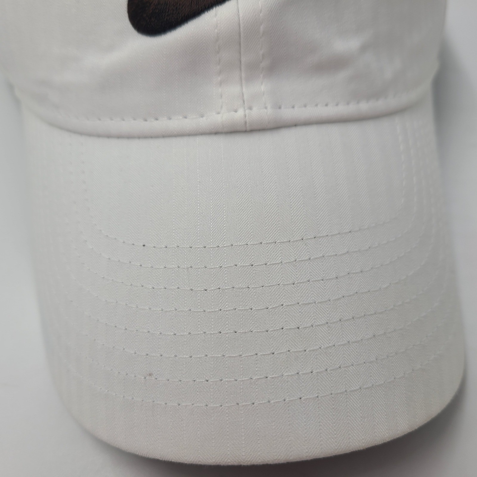 Nike Hat Strapback White Legacy91 Dri-Fit Golf Swoosh Logo Outdoors Casual Men
