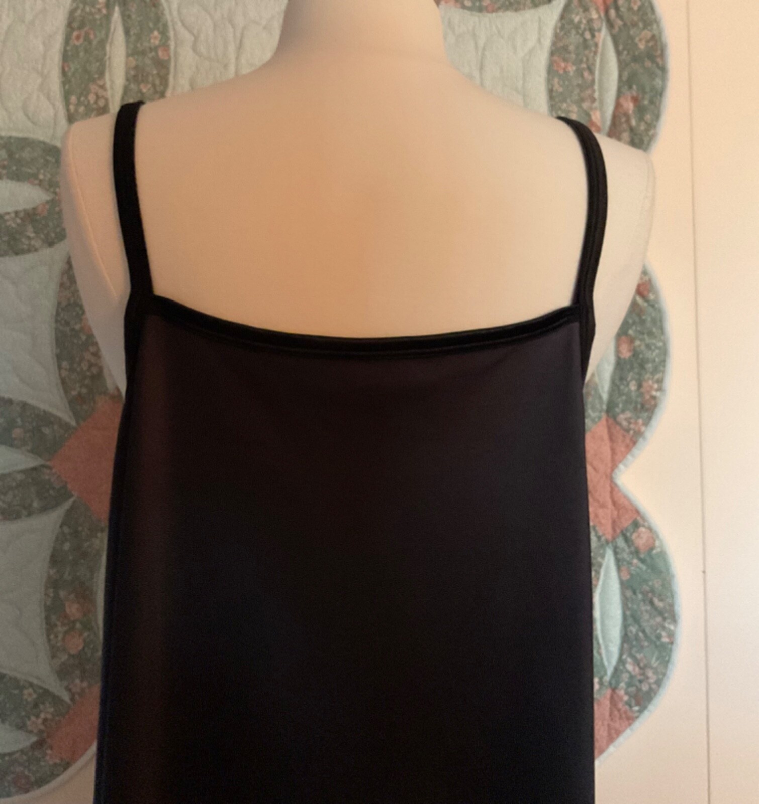 VANITY FAIR SIZE 18″ 38/44 BLACK 80% NYLON 20% SPANDEX SLIP/NIGHTGOWN AT KNEE