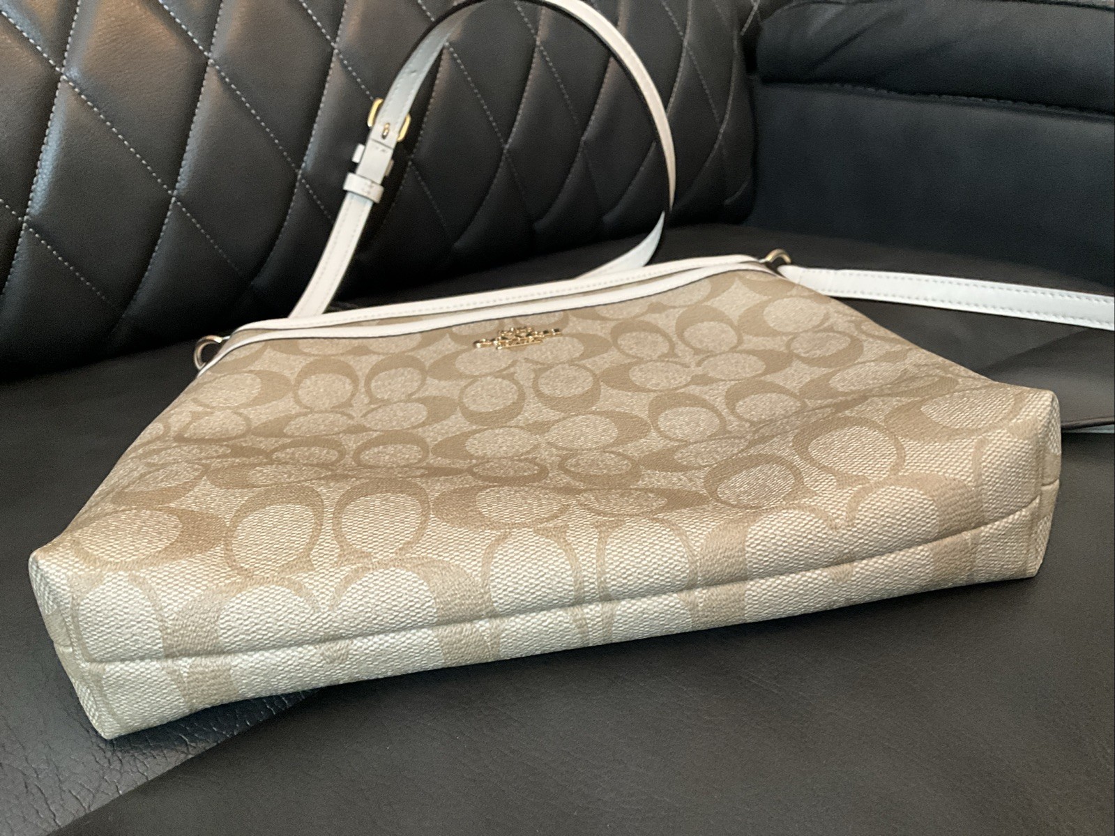 Coach No E1847-F29210 Authentic Coach Signature PVC Leather Beige/White Gold
