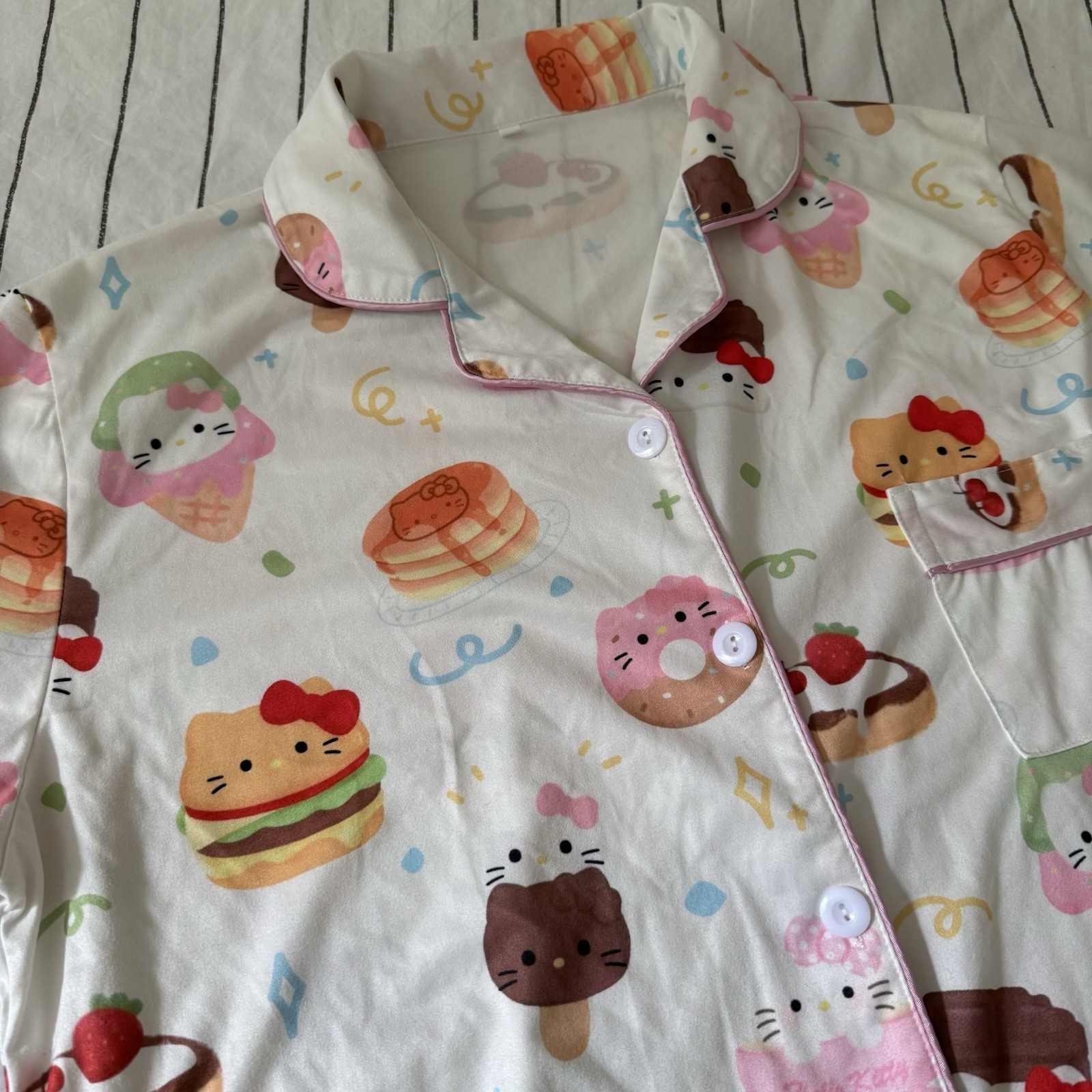 HELLO KITTY SANRIO STYLE PYJAMAS PJS SHORTS SLEEPWEAR TWO PIECE DONUT XL LOOK
