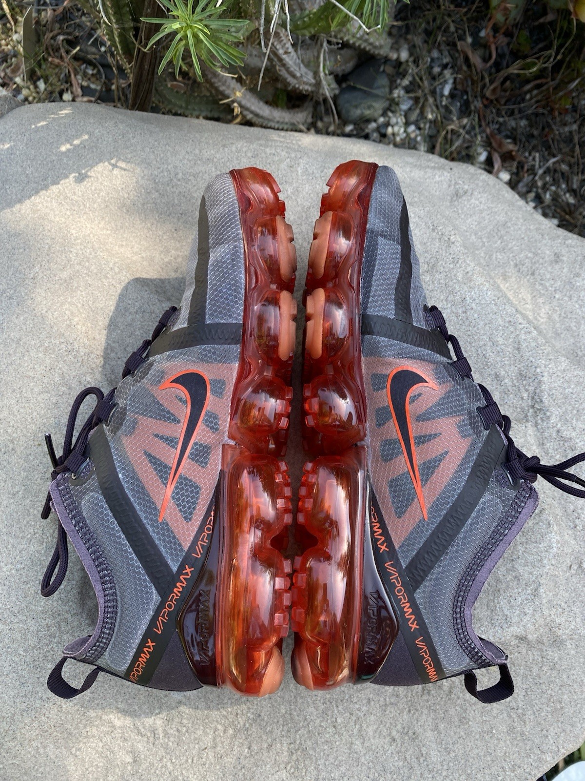 Nike Air VaporMax 2019 Sneakers Men’s 9 Gray Burgundy Ash AR6631-601