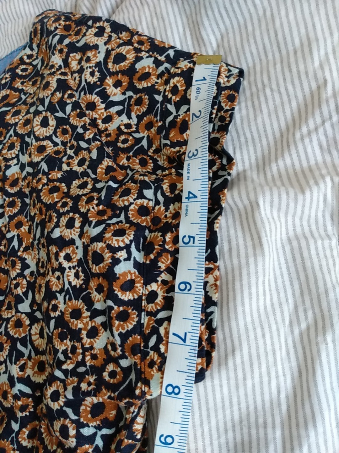 L.L. Bean Signature 100% Linen Navy Sunflower Short Sleeve Top Blouse Women’s M
