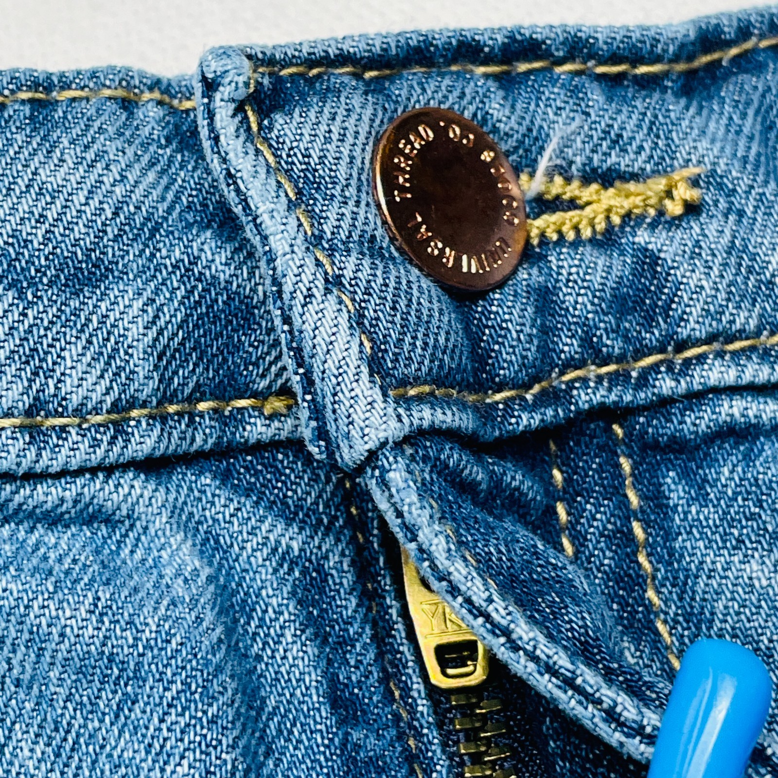 Universal Thread Women’s 12/31 R Boyfriend Patch Detail Raw Hem Jeans 31×29