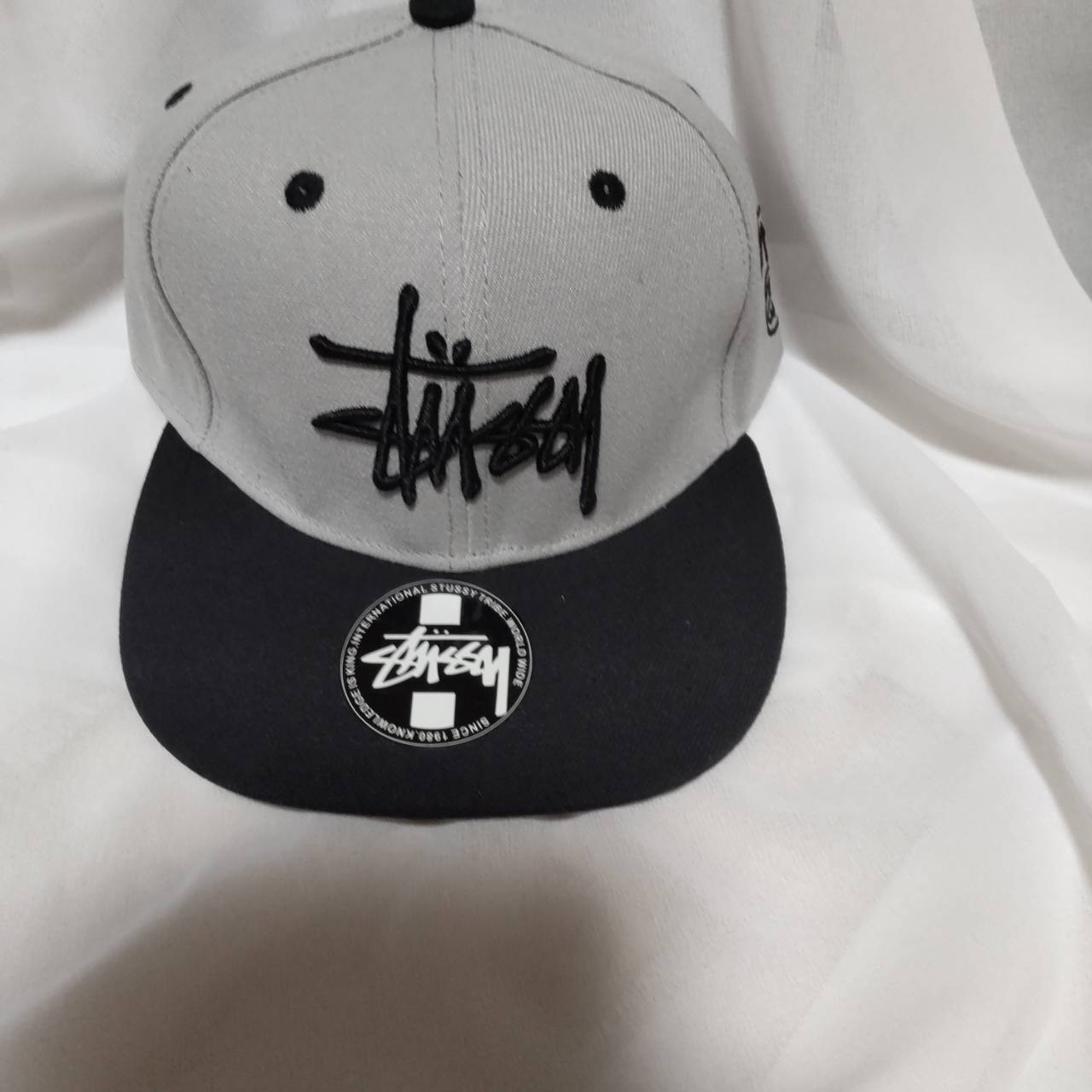 check description chose color STUSSY Snapback Cap Hat black Gray White Red acs