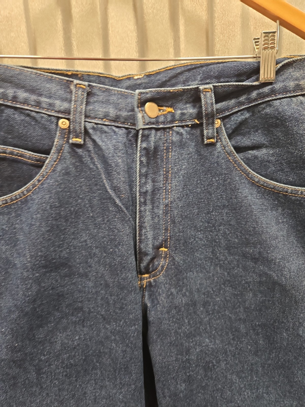 NWT WRANGLER 9760WDR Relaxed Fit Premium DENIM JEANS, 33 x 32 Dark Wash