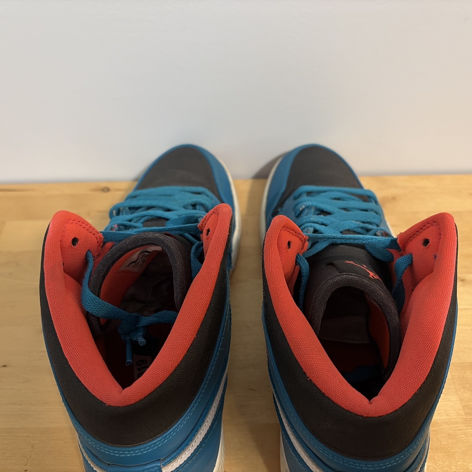 Size 13 – Air Jordan 1 Retro Mid Teal